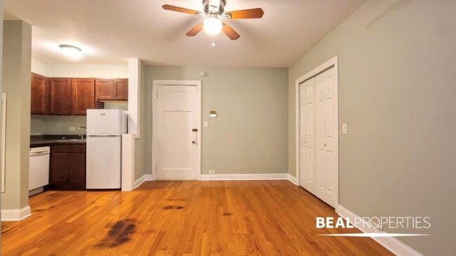 Building Photo - 0 bedroom in CHICAGO IL 60657