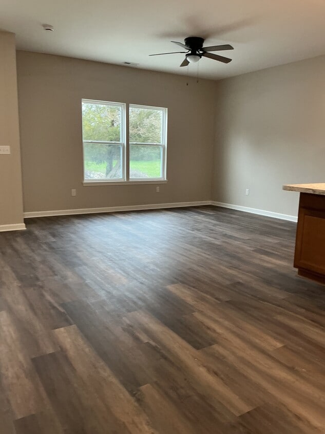 Photo - 121 Level St (Charlestown, IN)