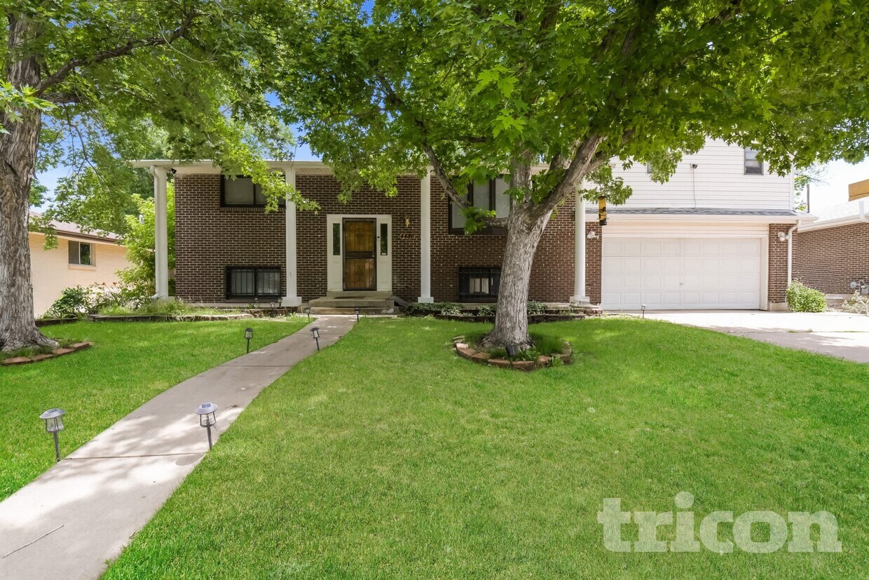 Foto principal - 4486 S Utica St