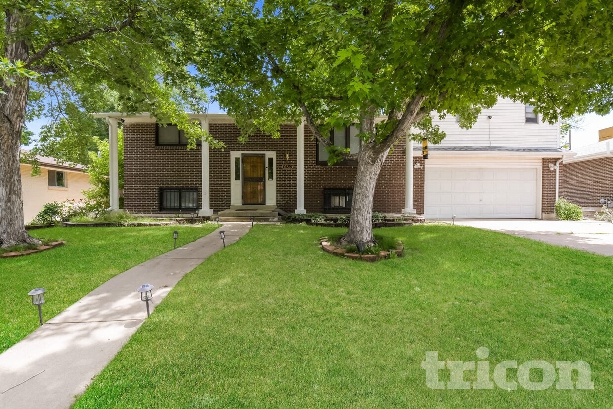 Primary Photo - 4486 S Utica St