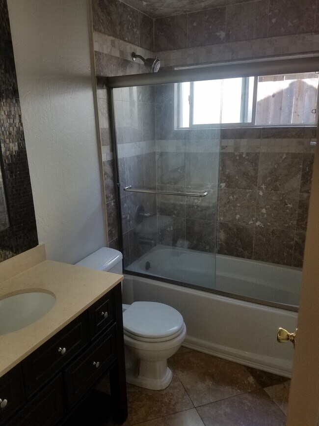 Foto del edificio - 3485 Twin Oaks Dr