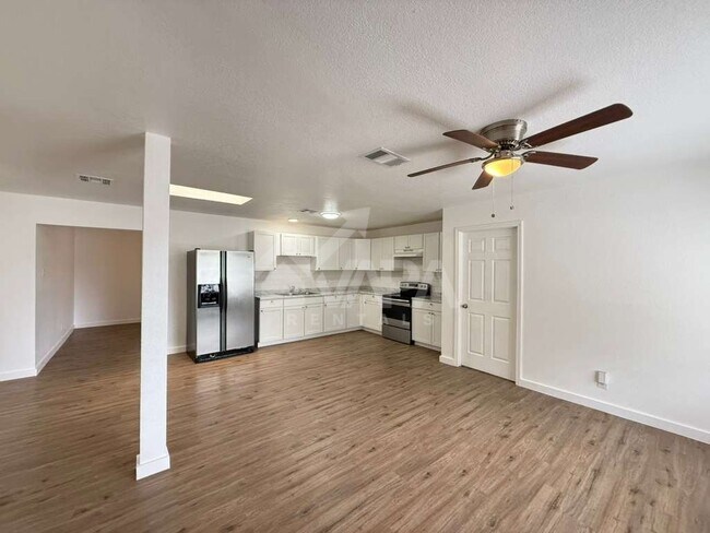 Foto del edificio - 6407 Greencastle Dr