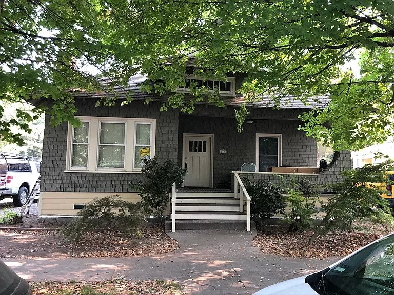 Primary Photo - 319 Orient St
