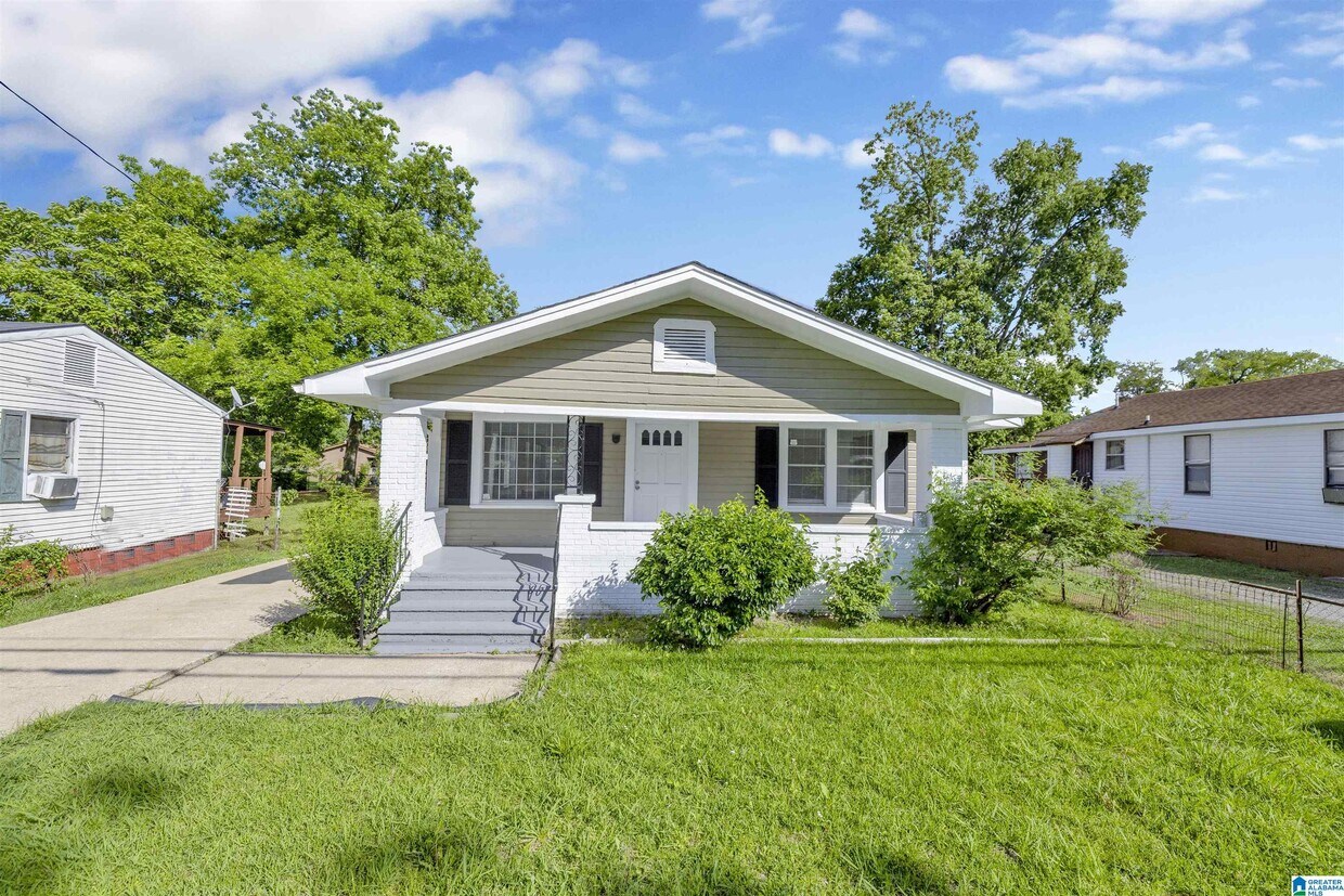 Primary Photo - 3613 Fred L Shuttlesworth Rd
