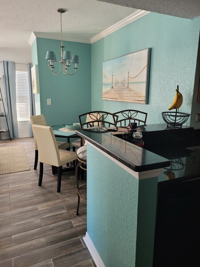 Foto del edificio - 704 Lyndhurst St