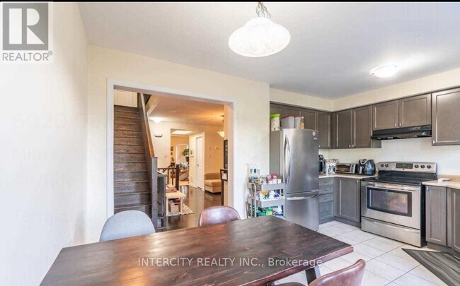 Photo du bâtiment - 6020-6020 Derry Rd