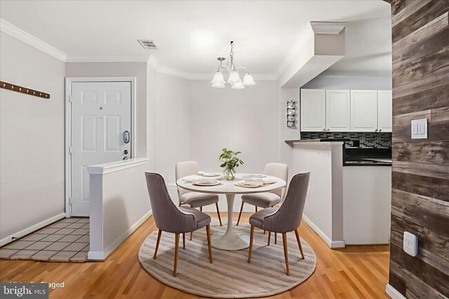 Foto del edificio - 12905 Alton Square