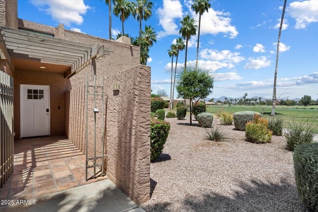 Building Photo - 7401 N Scottsdale Rd