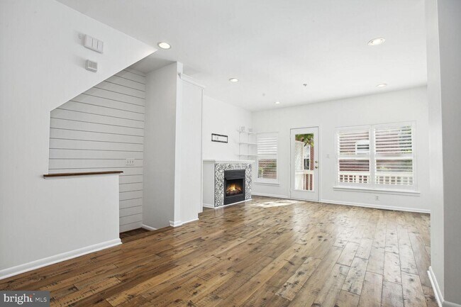 Building Photo - 2129 13th St NW