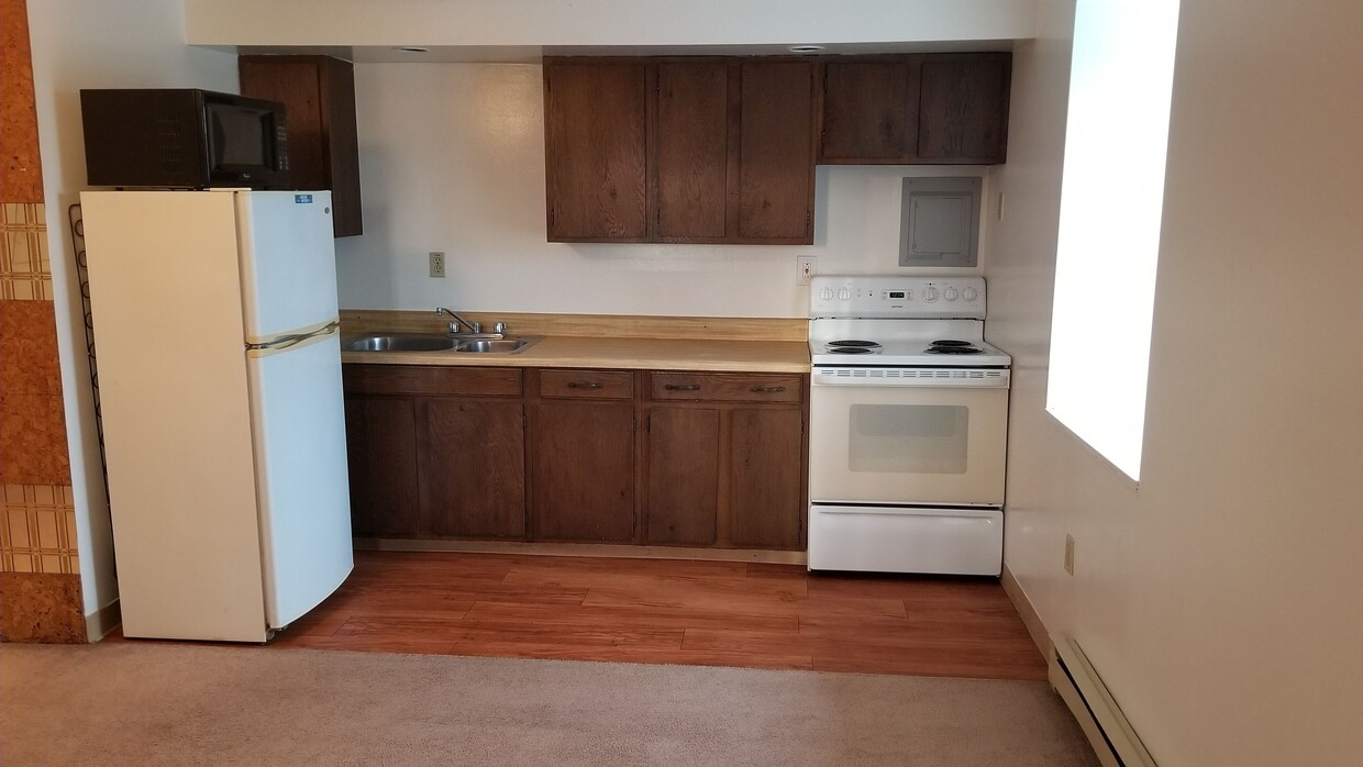 Kitchen - 4609 Division Hwy