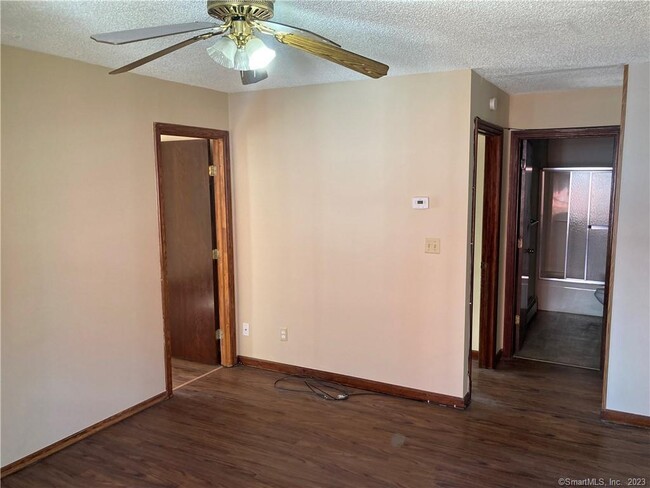 Building Photo - 10 Monaco Cir