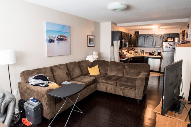 Photo - 2516 Josephine St Apartment