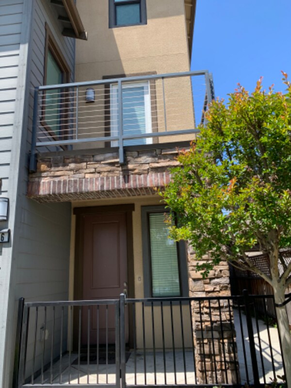 Building Photo - 516 Palmer Ave
