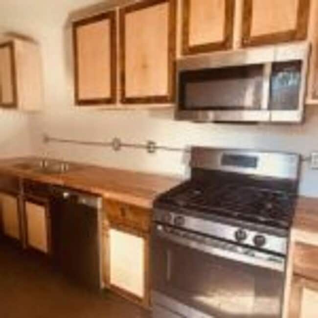 Building Photo - 507 6th Ave