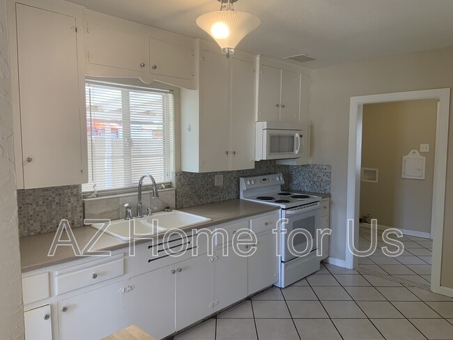 Building Photo - 1722 W Osborn Rd