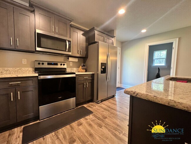 Foto del edificio - Beautiful like new Navarre home, call today!