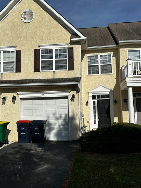 Foto principal - 326 Norwalk Way
