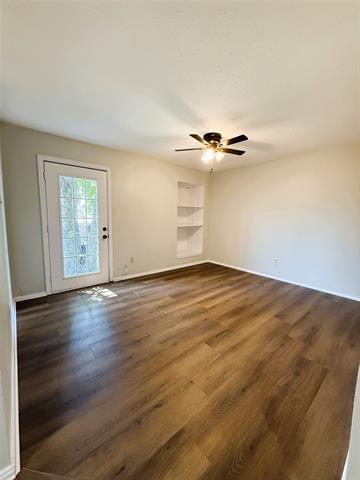 Foto del edificio - 1025 NW Summercrest Blvd