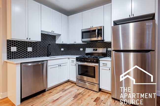 Photo - 656 W Wrightwood Ave (Chicago, IL) Apartment