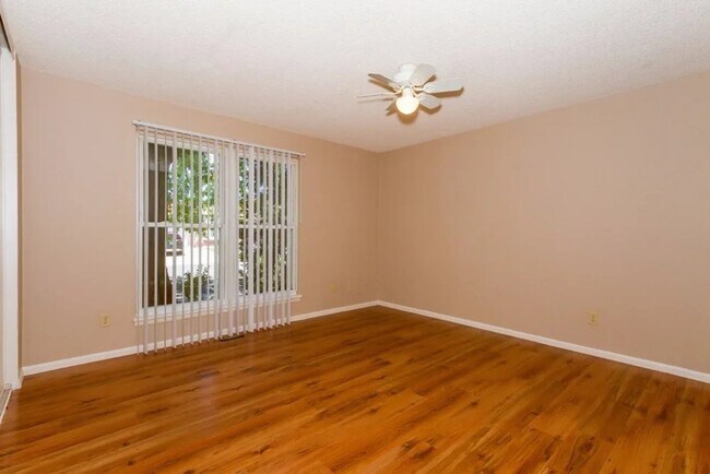 Foto del edificio - 9276 Clermont Dr