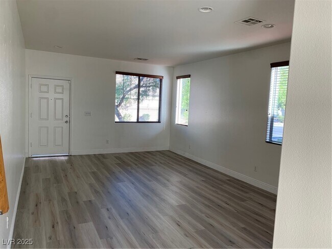 Foto del edificio - 5329 Wild Sunflower St