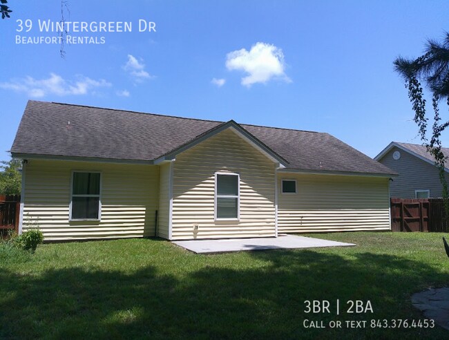 Foto del edificio - 39 Wintergreen Dr