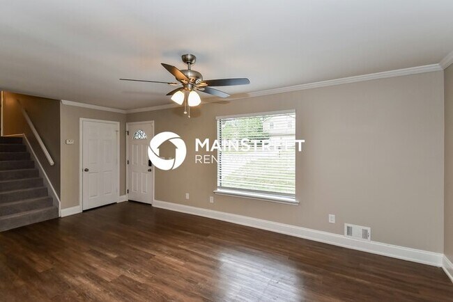 Foto del edificio - 5 Bedroom Pet-Friendly Home in DALLAS, GA with Main Street Renewal