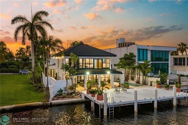 Building Photo - 234 Plaza Las Olas