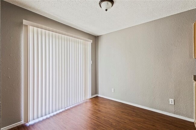 Building Photo - 1222 Orchard Park Cir