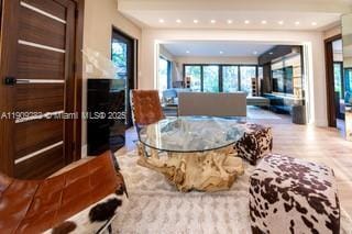 Foto del edificio - 12330 Griffing Blvd