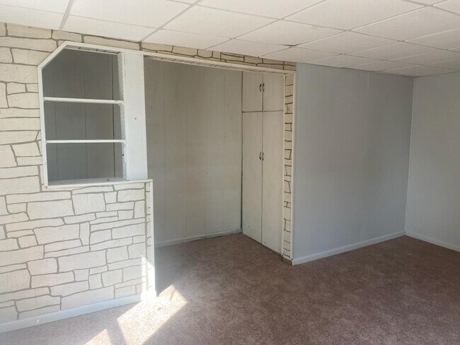 Building Photo - 102 E Harrison St