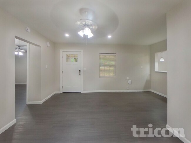 Foto del edificio - 4223 Dinglewood Ave