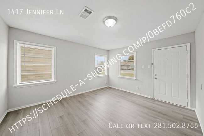 Building Photo - 1417 Jennifer Ln