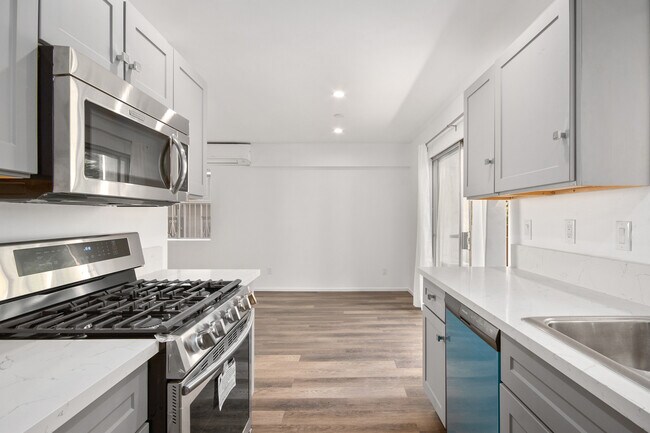 Foto del edificio - 1322 N Vista St
