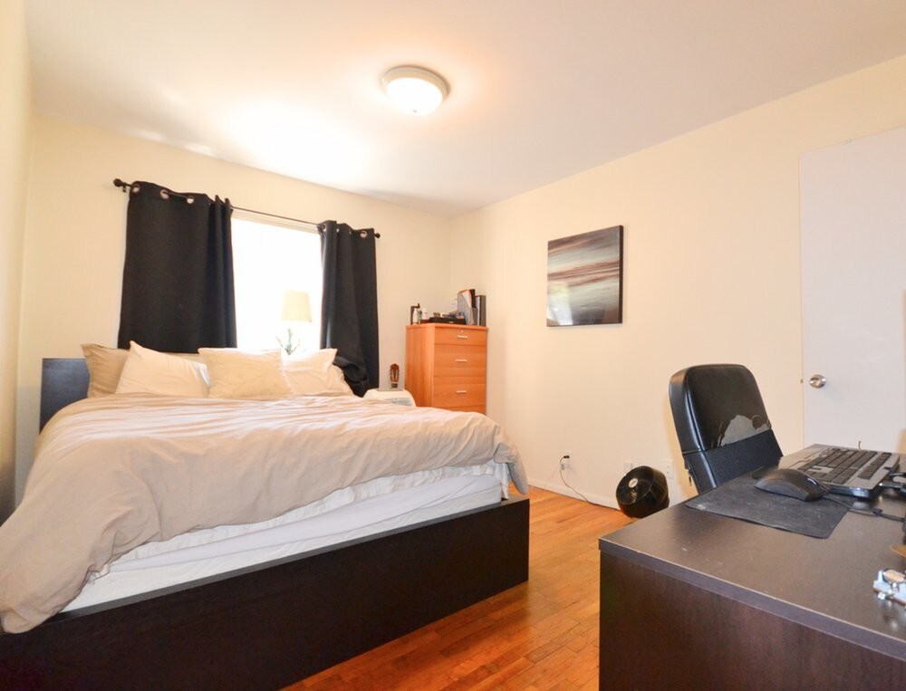 Foto principal - 3213 55th St