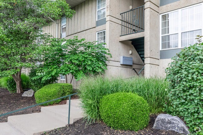 Building Photo - Lansing West Apartments