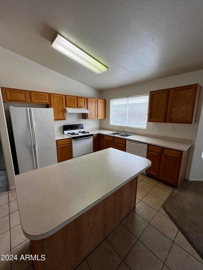 Foto del edificio - 4958 E Harmony Ave