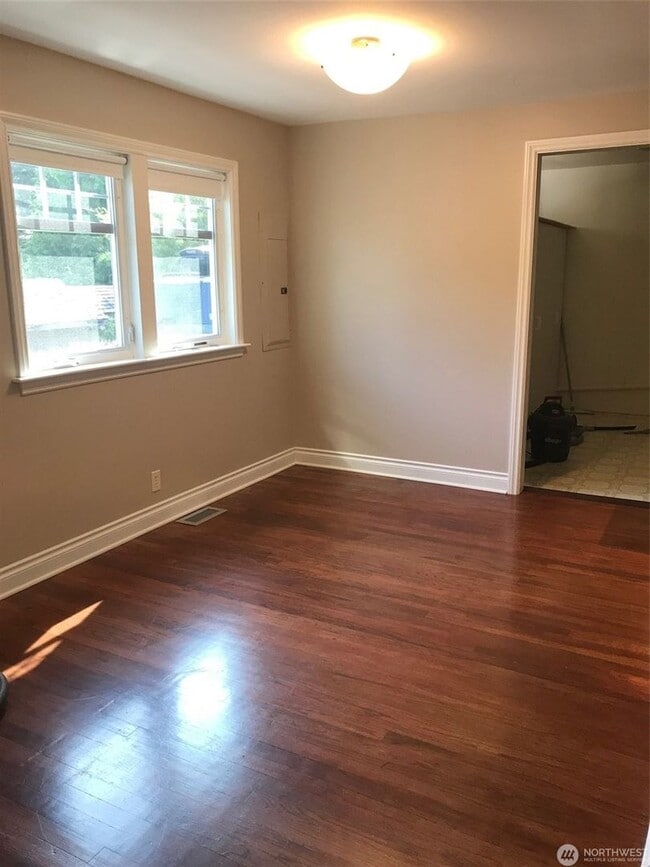 Building Photo - 2bd/1ba Brier Home