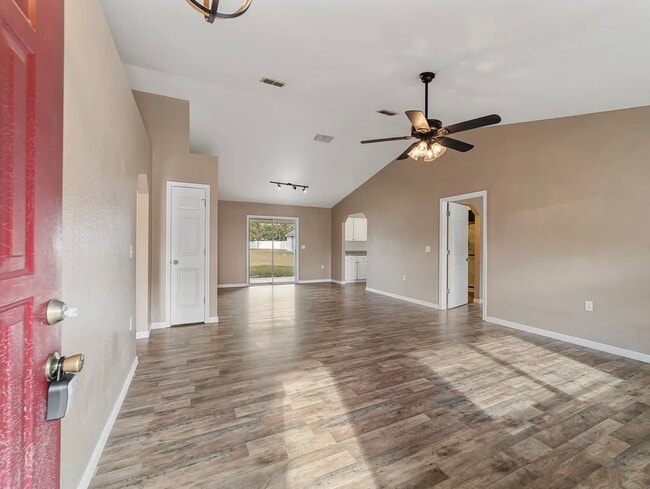 Building Photo - 6930 Bahia Rd