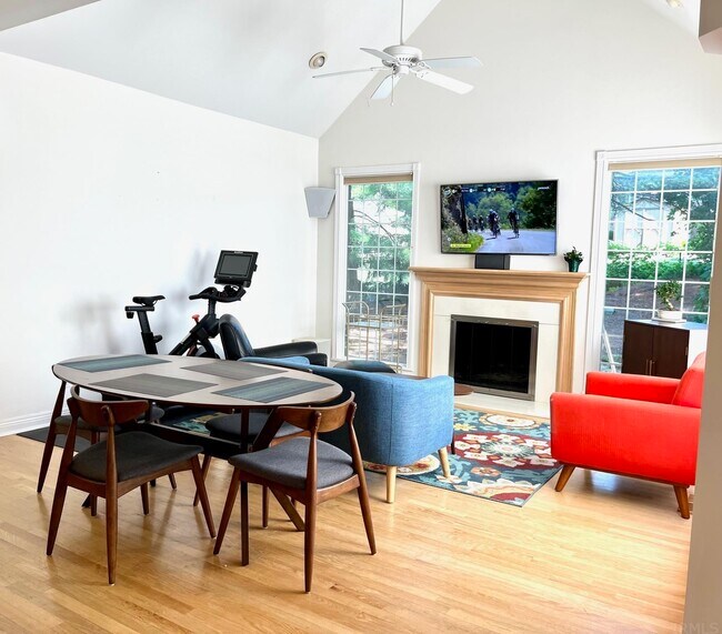 Foto del edificio - 2708 North Blue Ridge Court