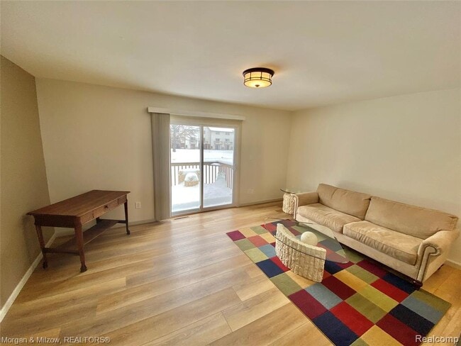 Building Photo - 7230 Bluewater Dr