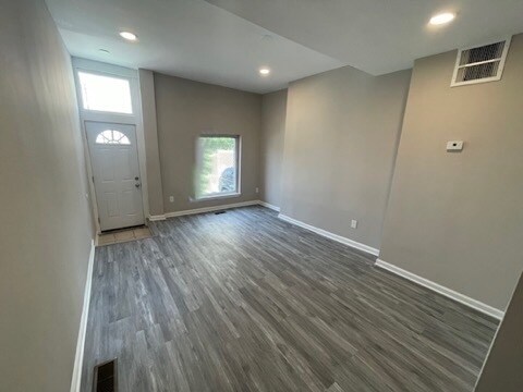 Foto del edificio - 2469 Brentwood Ave