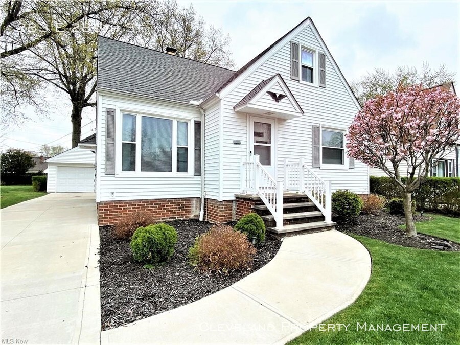 Primary Photo - Updated Willowick Bungalow