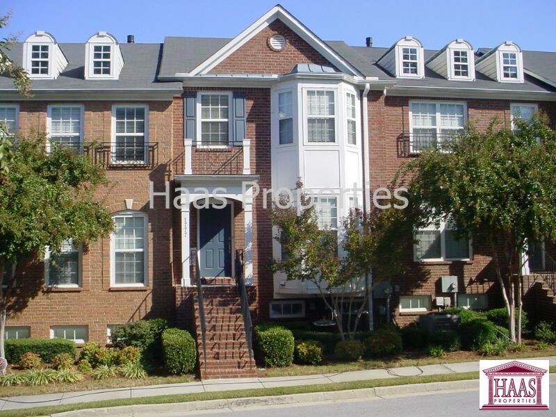 Primary Photo - 1777 Highlands View Dr