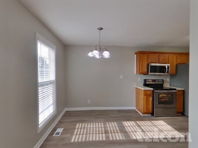 Foto del edificio - 1429 Cedar Springs Cir
