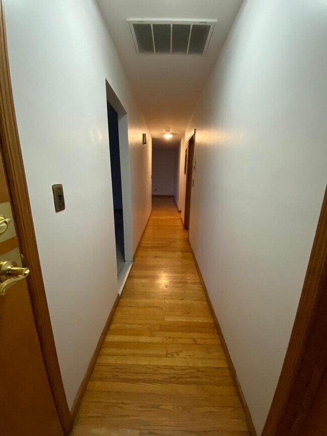 Foto del edificio - 570 Harrison Ave