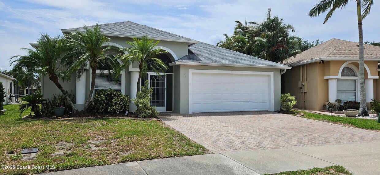 Foto principal - 5010 Somerville Dr