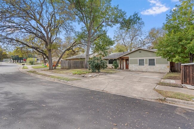 Foto del edificio - 6202 Hillston Dr