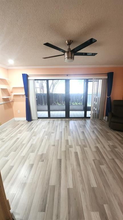 Foto del edificio - 1021 Mockingbird Ln