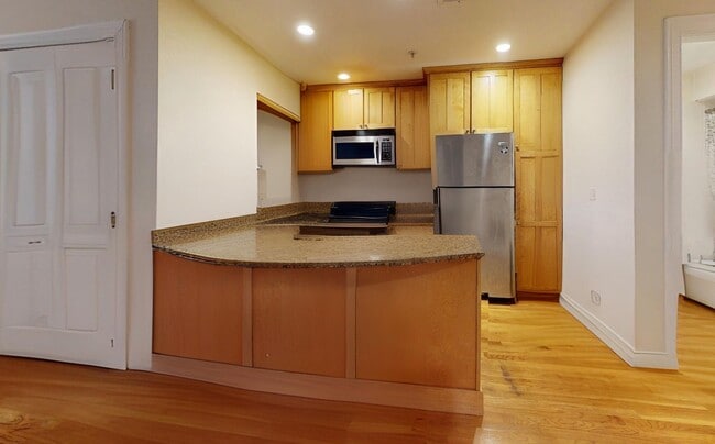 Photo - 23 Lake St (Somerville, MA) Townhome